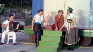 Tübinger Zimmertheater auf dem Dorfplatz